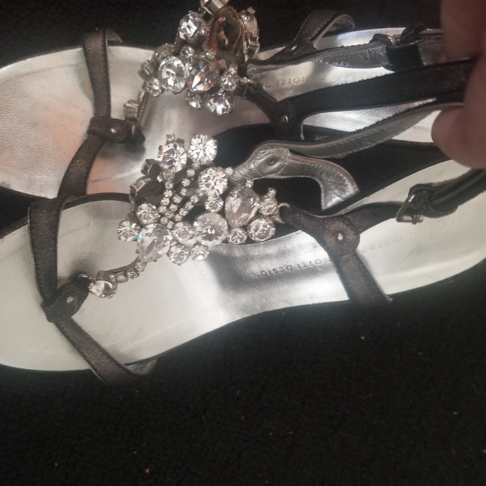 Sandals - Picture 2 of 4